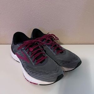 Womens Brooks running shoes